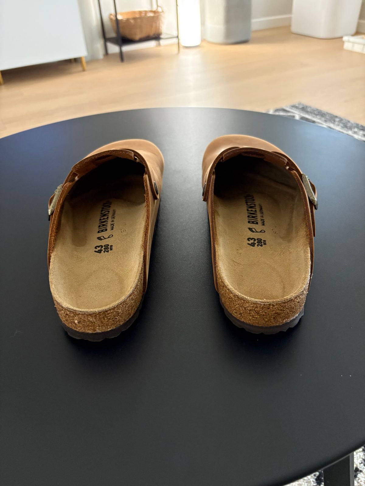 Photo by MattKadowaki on March 5, 2025 of the Birkenstock Boston in Oiled Cognac.