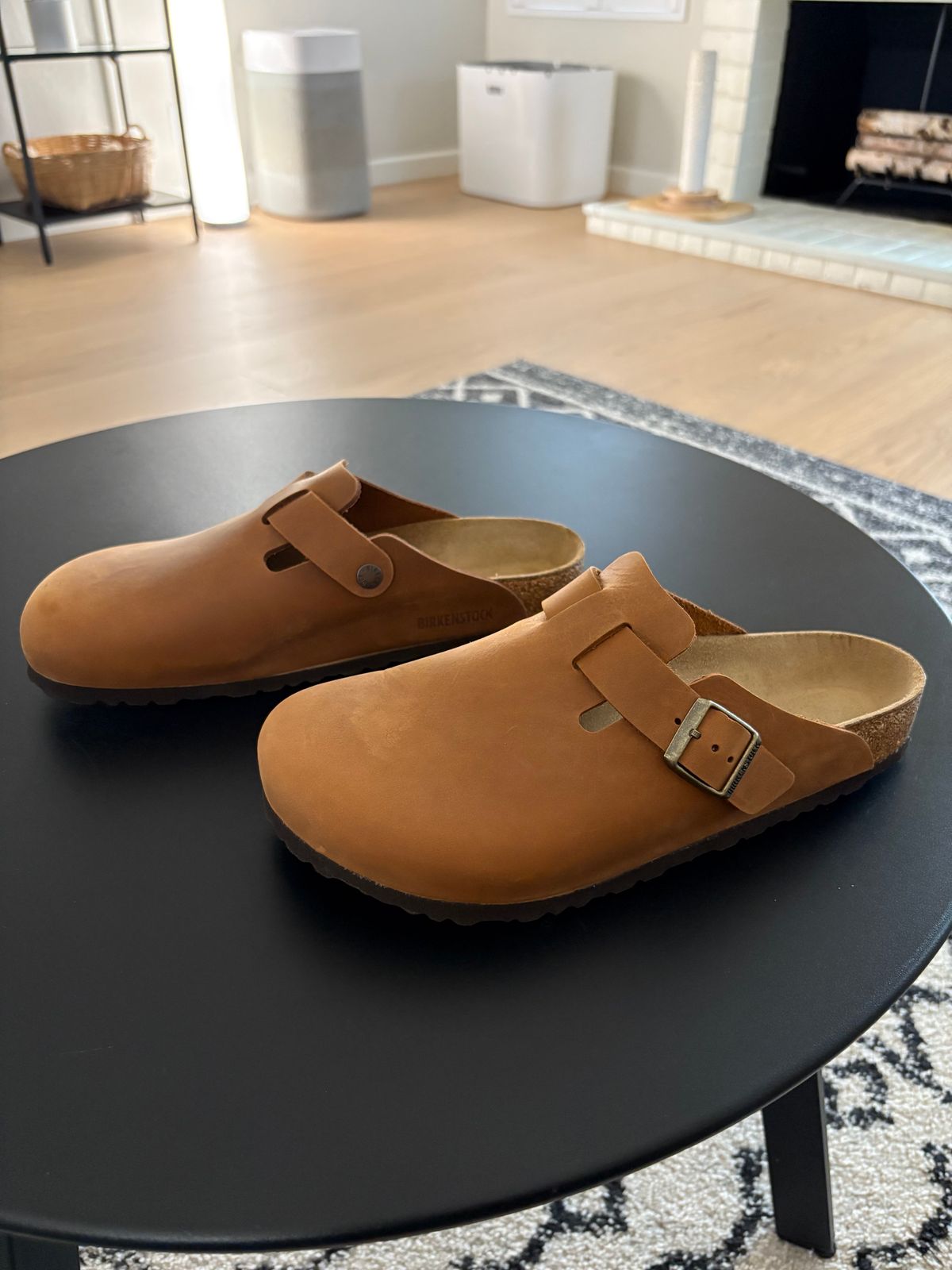 Photo by MattKadowaki on March 5, 2025 of the Birkenstock Boston in Oiled Cognac.