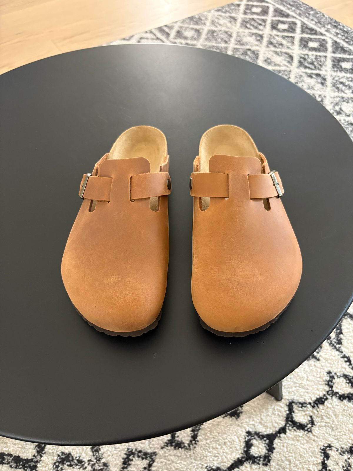 Photo by MattKadowaki on March 5, 2025 of the Birkenstock Boston in Oiled Cognac.