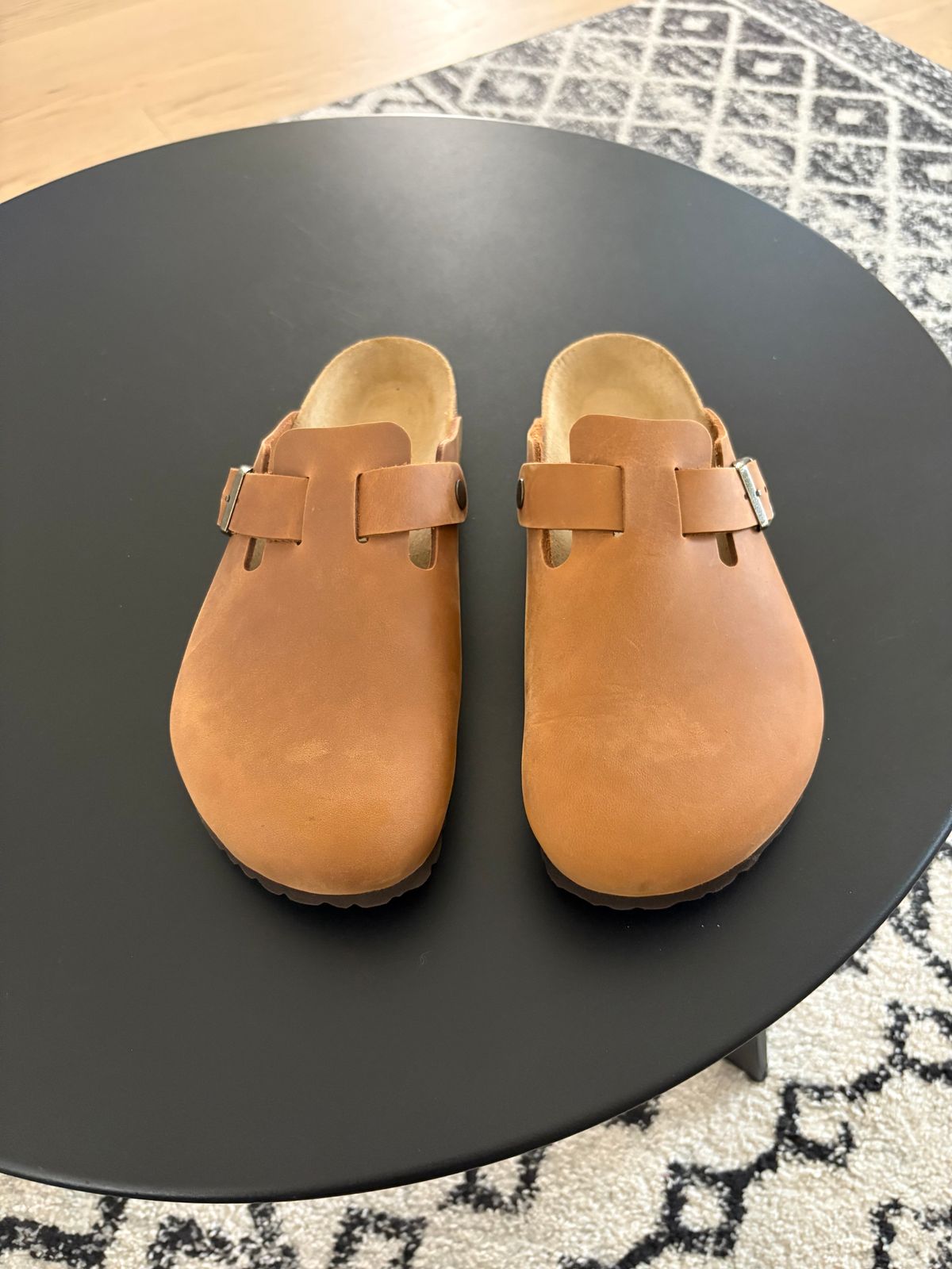Photo by MattKadowaki on March 5, 2025 of the Birkenstock Boston in Oiled Cognac.