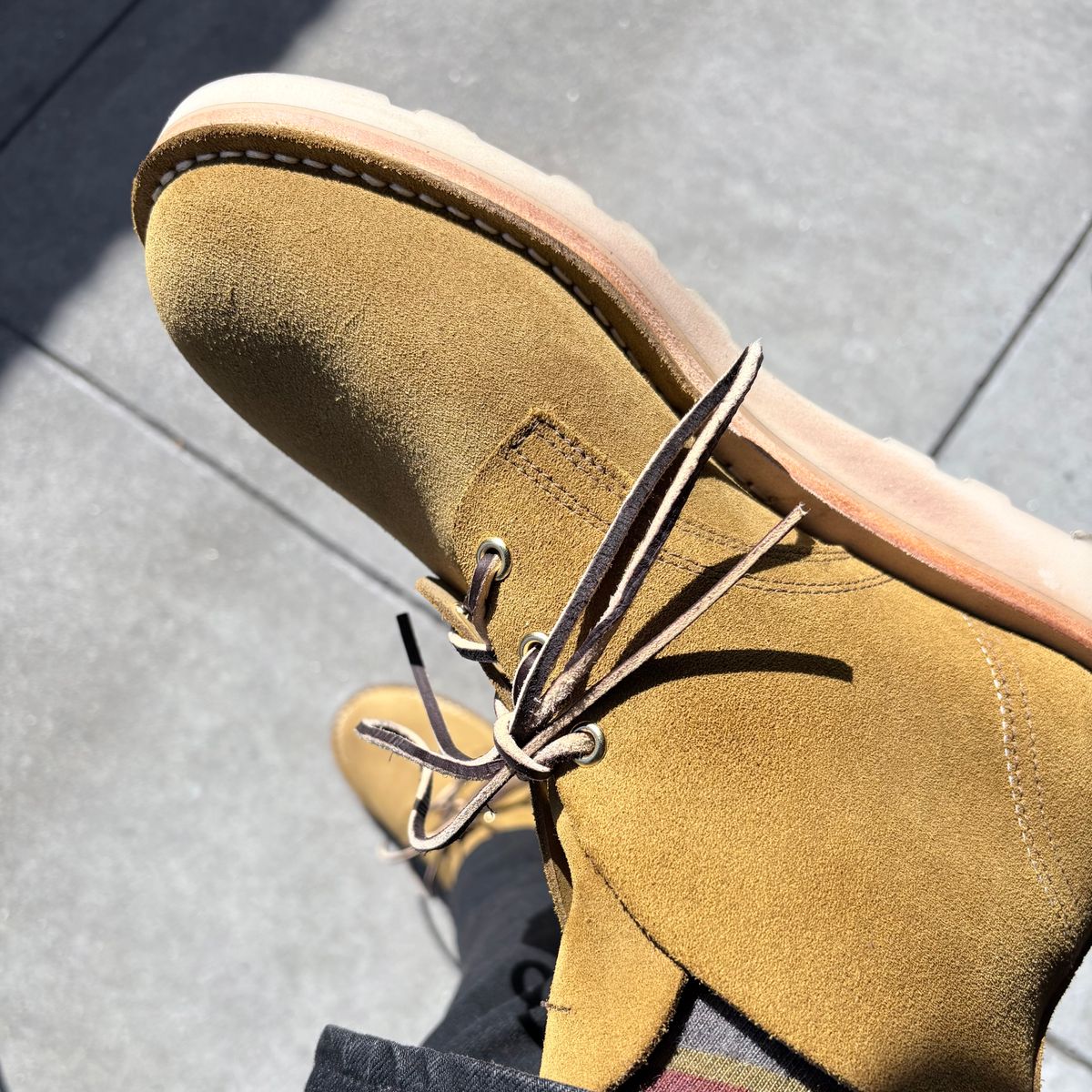 Photo by pedrov on September 27, 2025 of the Nicks Chukka in Coyote Brown Roughout.