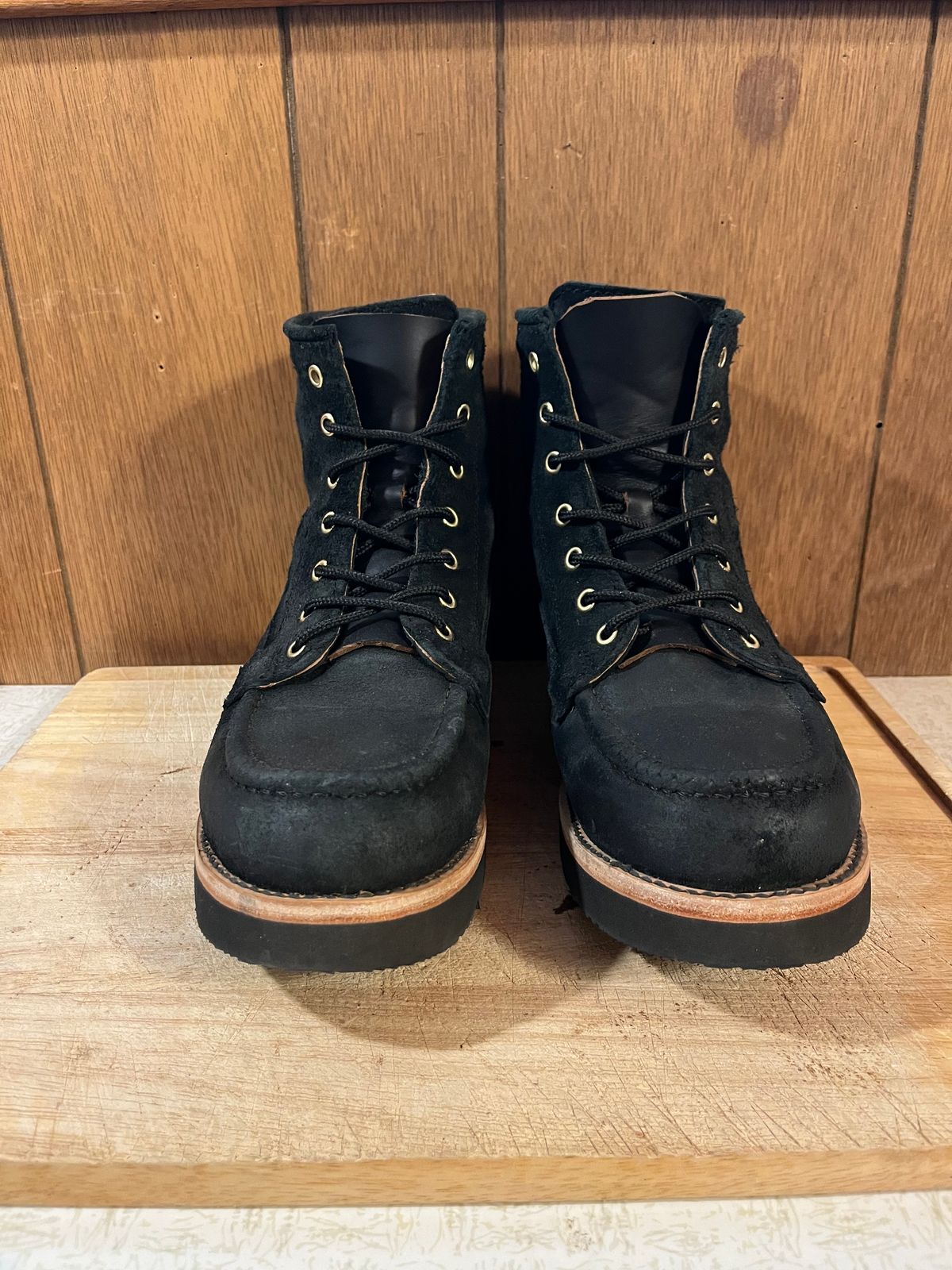 Photo by film_raine on June 12, 2025 of the DIEVIER Nomad Heritage in Black Oiled Roughout.