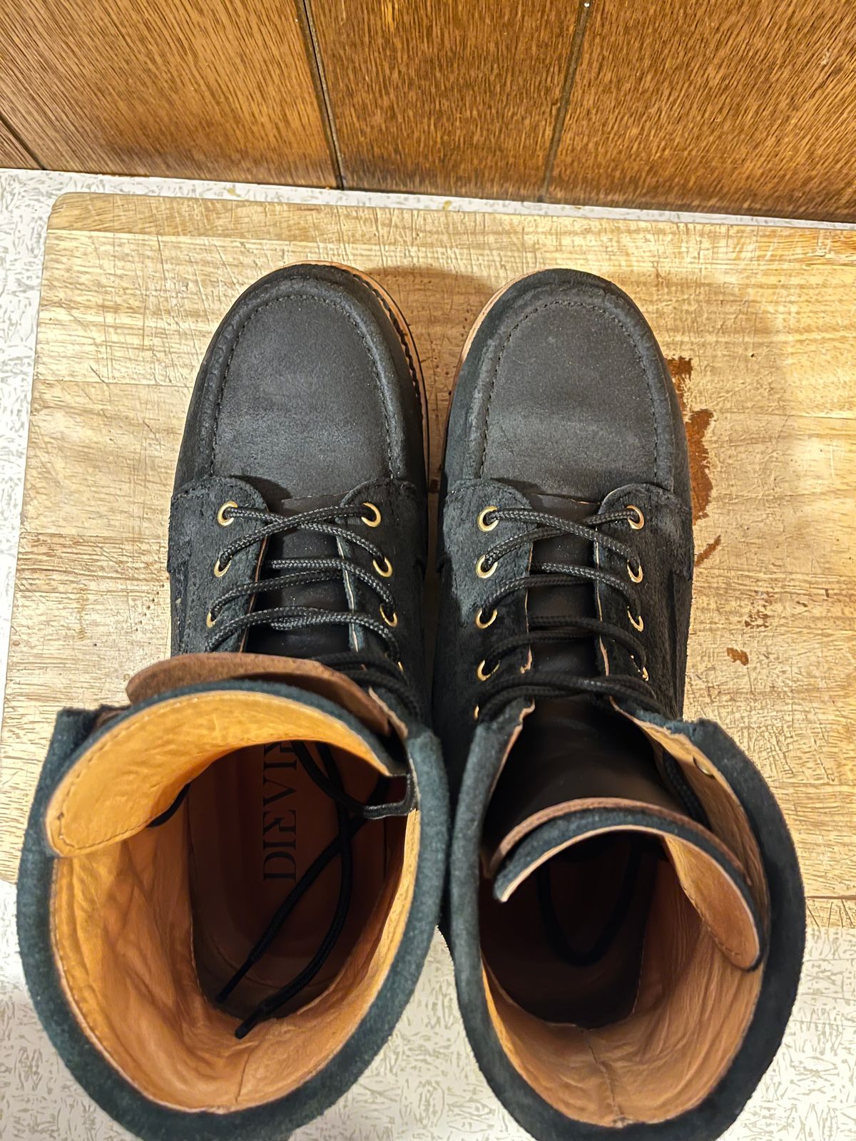 Photo by film_raine on June 12, 2025 of the DIEVIER Nomad Heritage in Black Oiled Roughout.