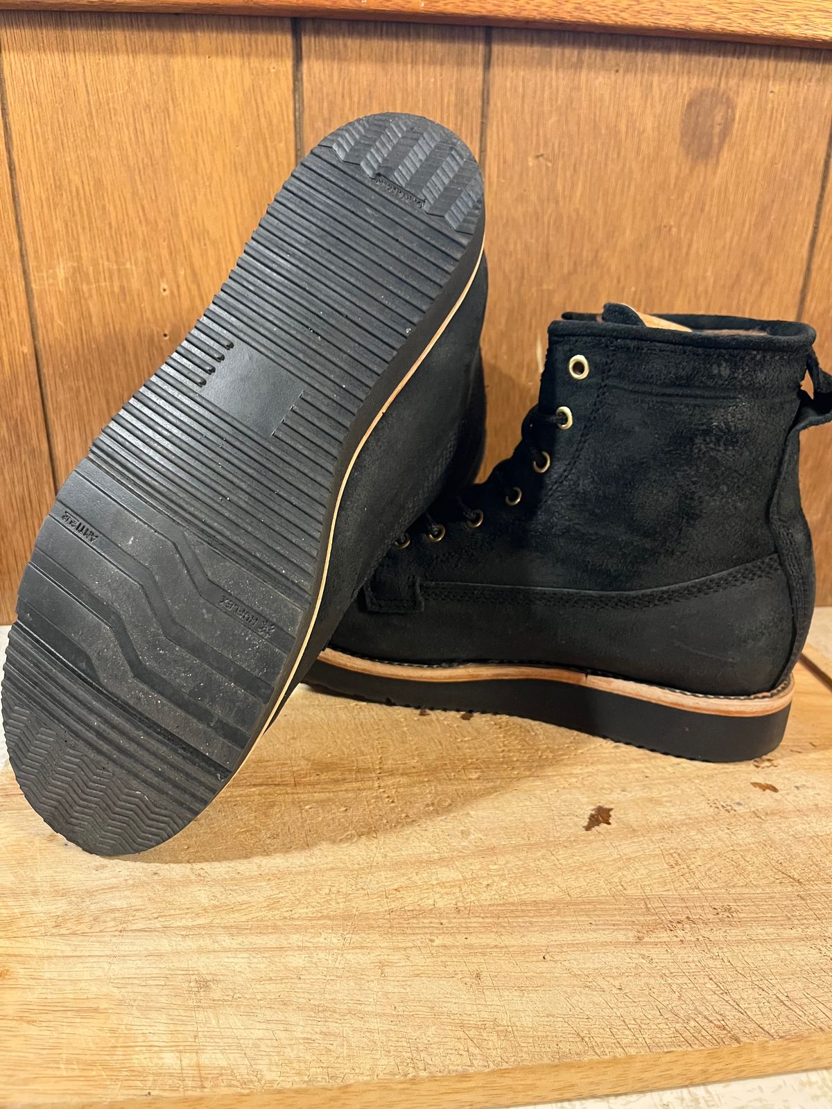 Photo by film_raine on June 12, 2025 of the DIEVIER Nomad Heritage in Black Oiled Roughout.