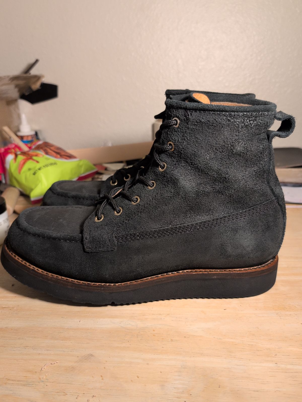 Photo by film_raine on September 30, 2025 of the DIEVIER Nomad Heritage in Black Oiled Roughout.