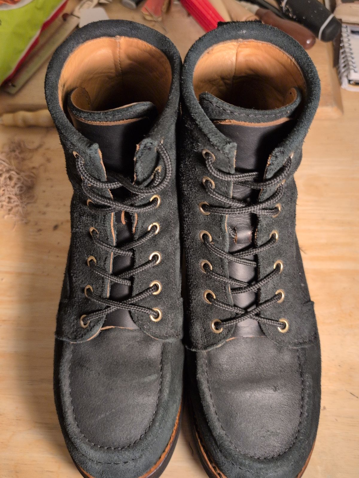 Photo by film_raine on September 30, 2025 of the DIEVIER Nomad Heritage in Black Oiled Roughout.