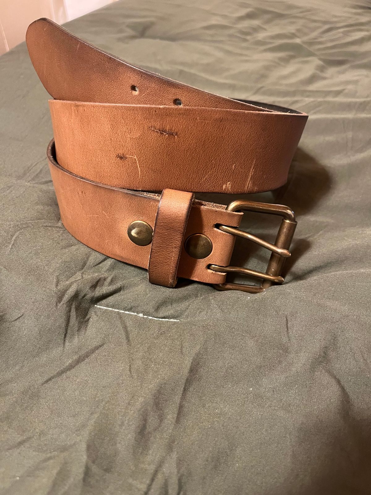 Photo by film_raine on June 17, 2025 of the Self-Made Belt in Horween Natural Chromexcel.