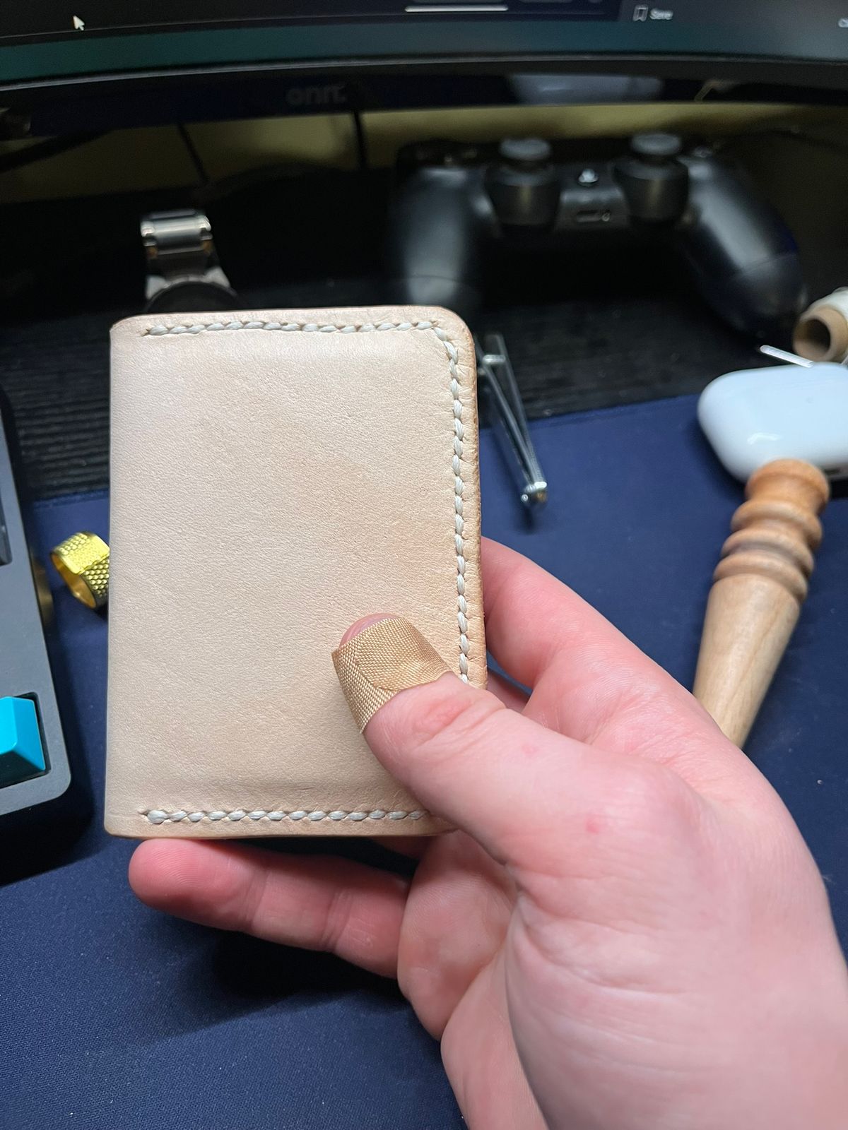 Photo by film_raine on December 6, 2024 of the Self-Made Front Pocket Wallet in Unknown Natural Veg Tan.