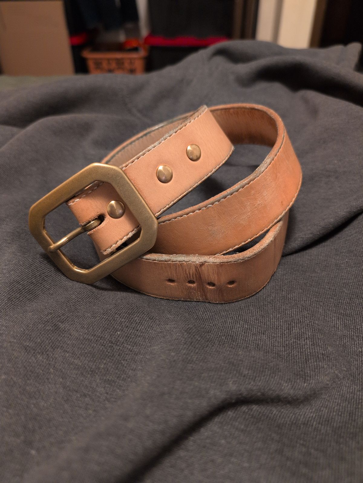 Photo by film_raine on December 6, 2025 of the Self-Made Belt in Hermann Oak Natural Veg Tan.