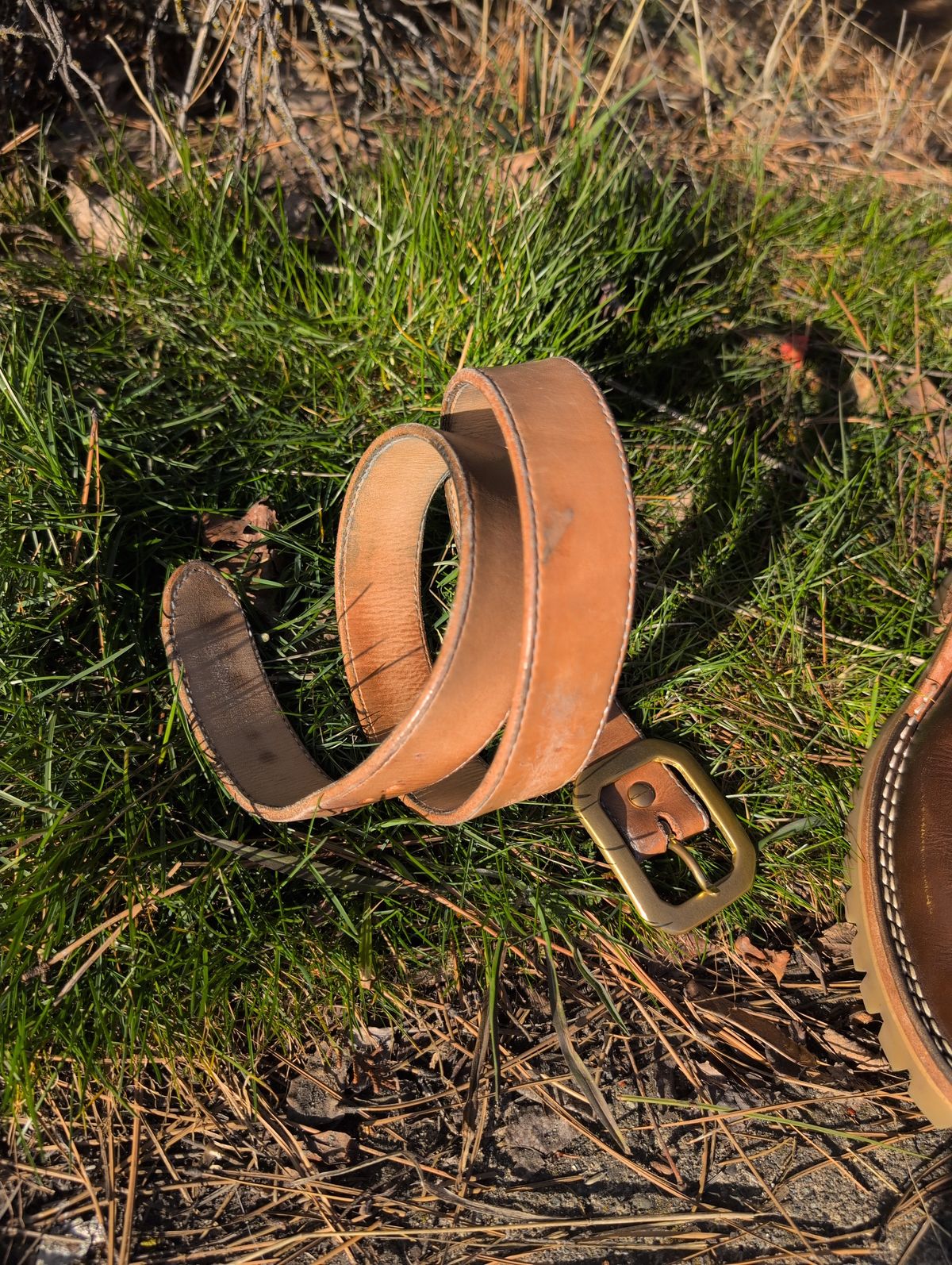 Photo by film_raine on March 2, 2026 of the Self-Made Belt in Hermann Oak Natural Veg Tan.