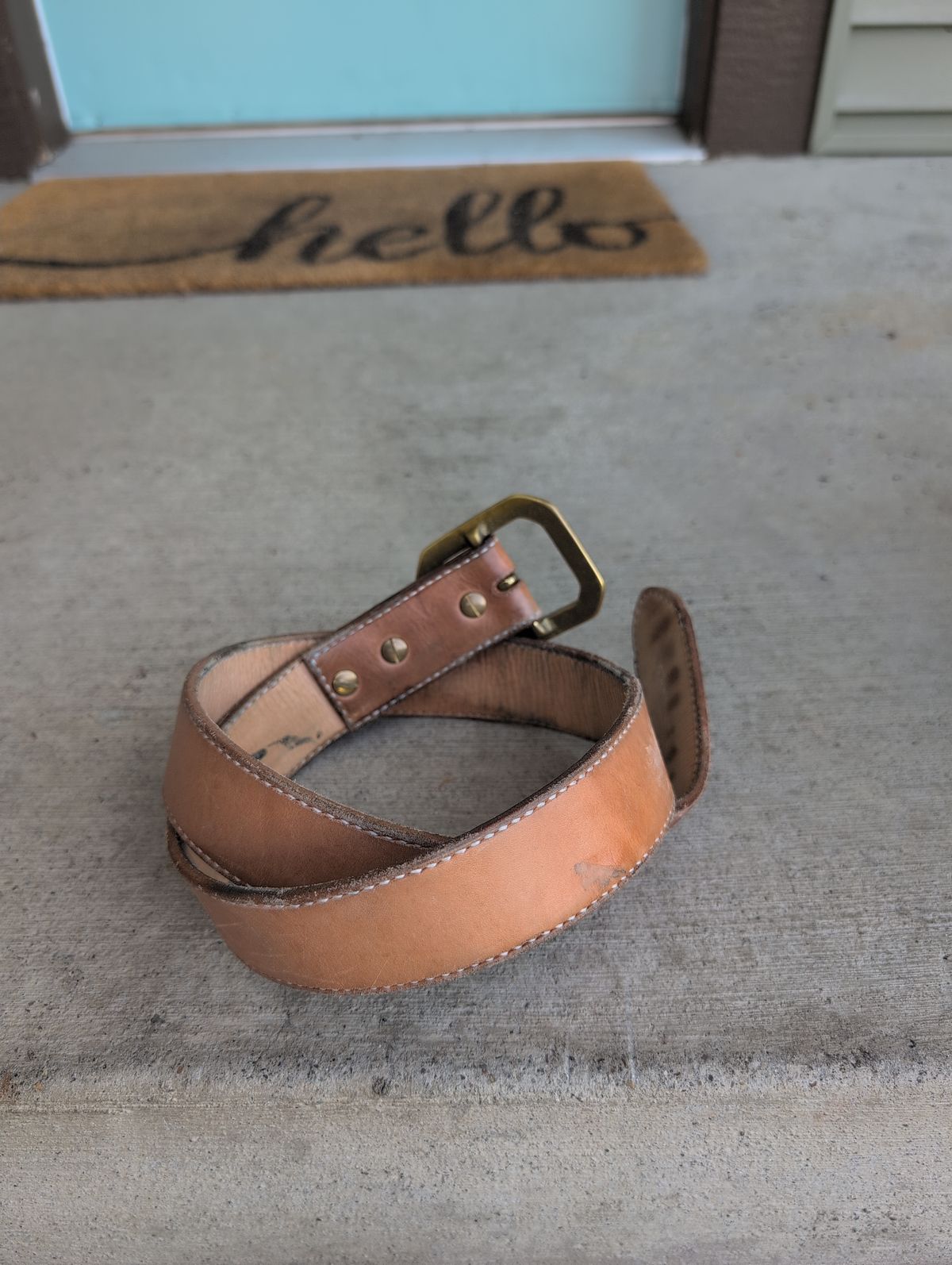 Photo by film_raine on April 5, 2026 of the Self-Made Belt in Hermann Oak Natural Veg Tan.