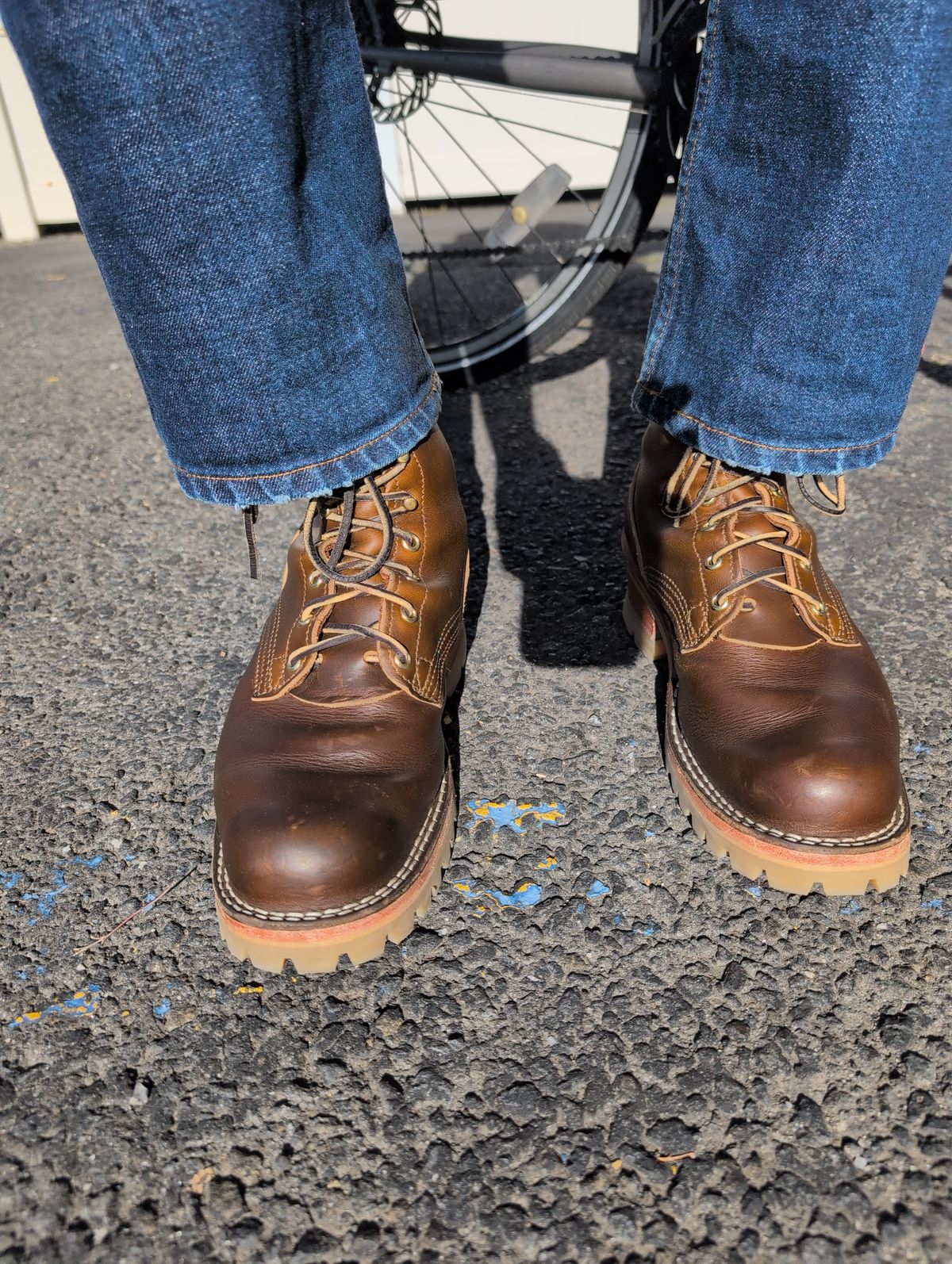 Photo by film_raine on October 24, 2025 of the Nicks Urban Logger in Shackleton Cognac.