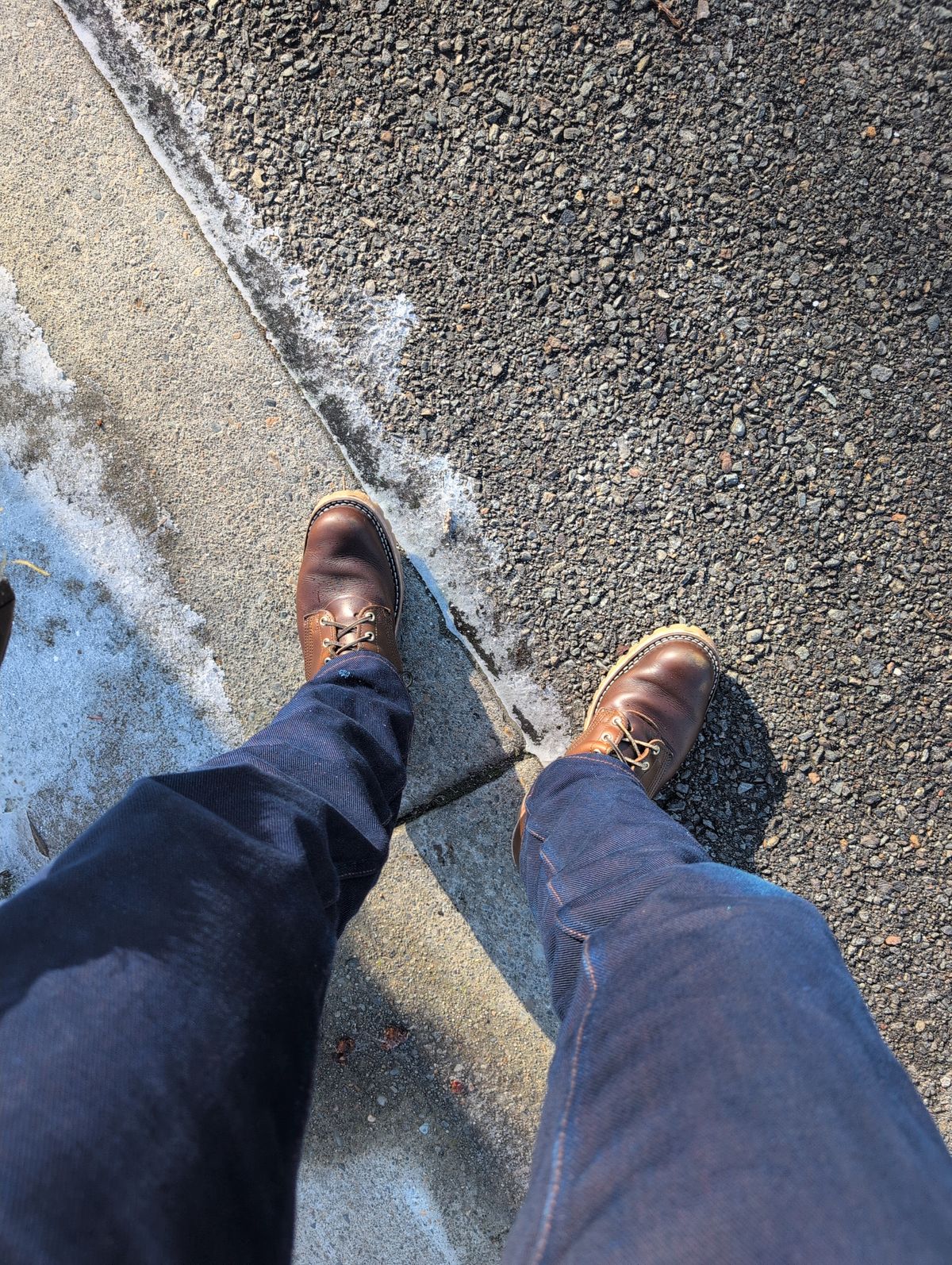 Photo by film_raine on December 31, 2025 of the Nicks Urban Logger in Shackleton Cognac.