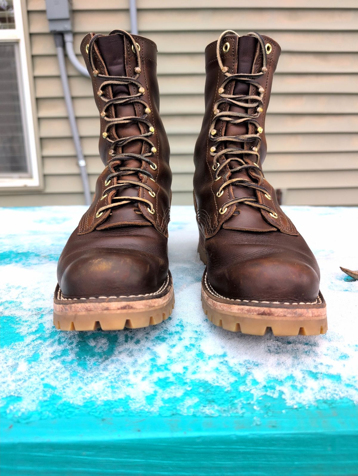 Photo by film_raine on January 1, 2026 of the Nicks Urban Logger in Shackleton Cognac.