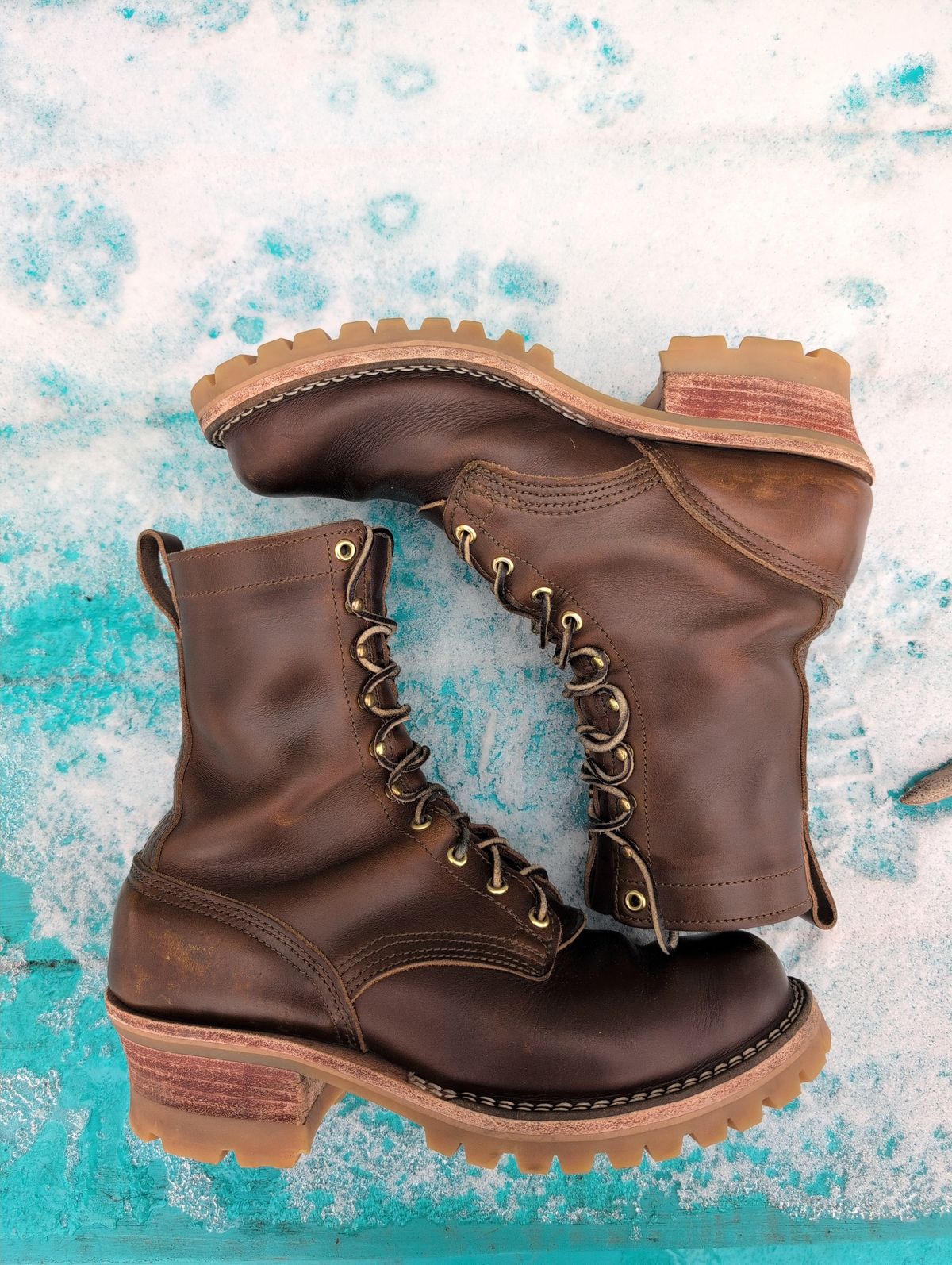 Photo by film_raine on January 1, 2026 of the Nicks Urban Logger in Shackleton Cognac.