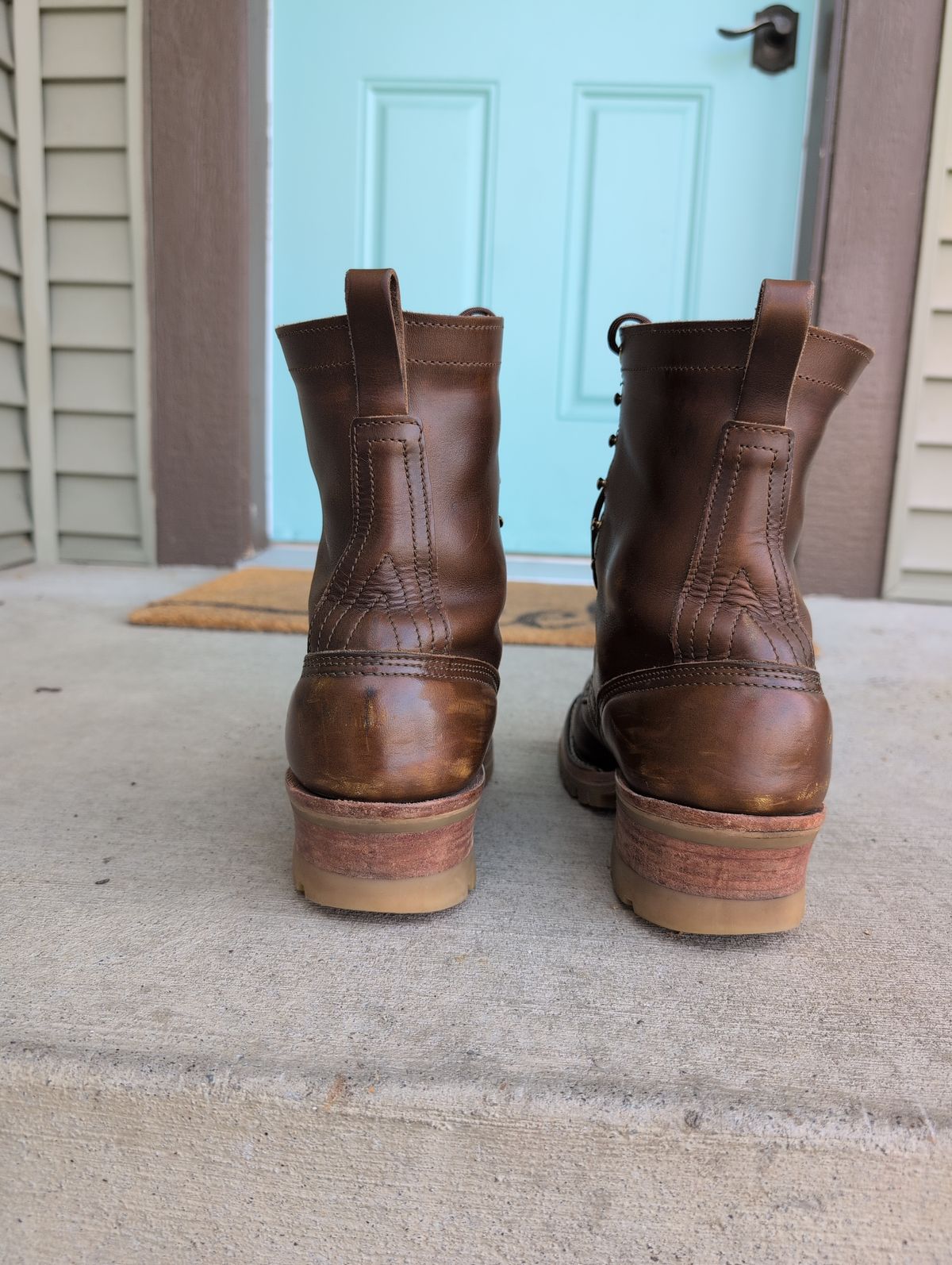 Photo by film_raine on April 5, 2026 of the Nicks Urban Logger in Shackleton Cognac.