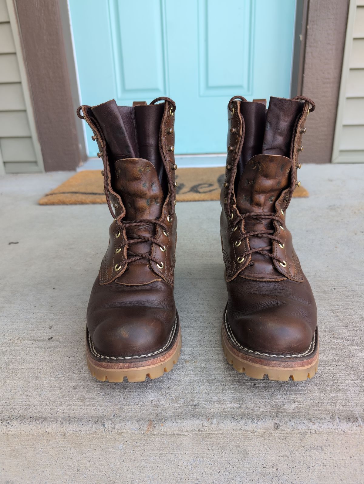 Photo by film_raine on April 5, 2026 of the Nicks Urban Logger in Shackleton Cognac.