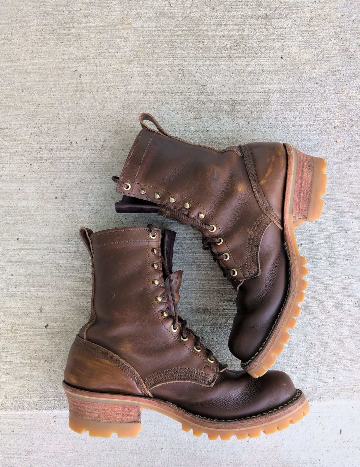 Photo by film_raine on April 5, 2026 of the Nicks Urban Logger in Shackleton Cognac.