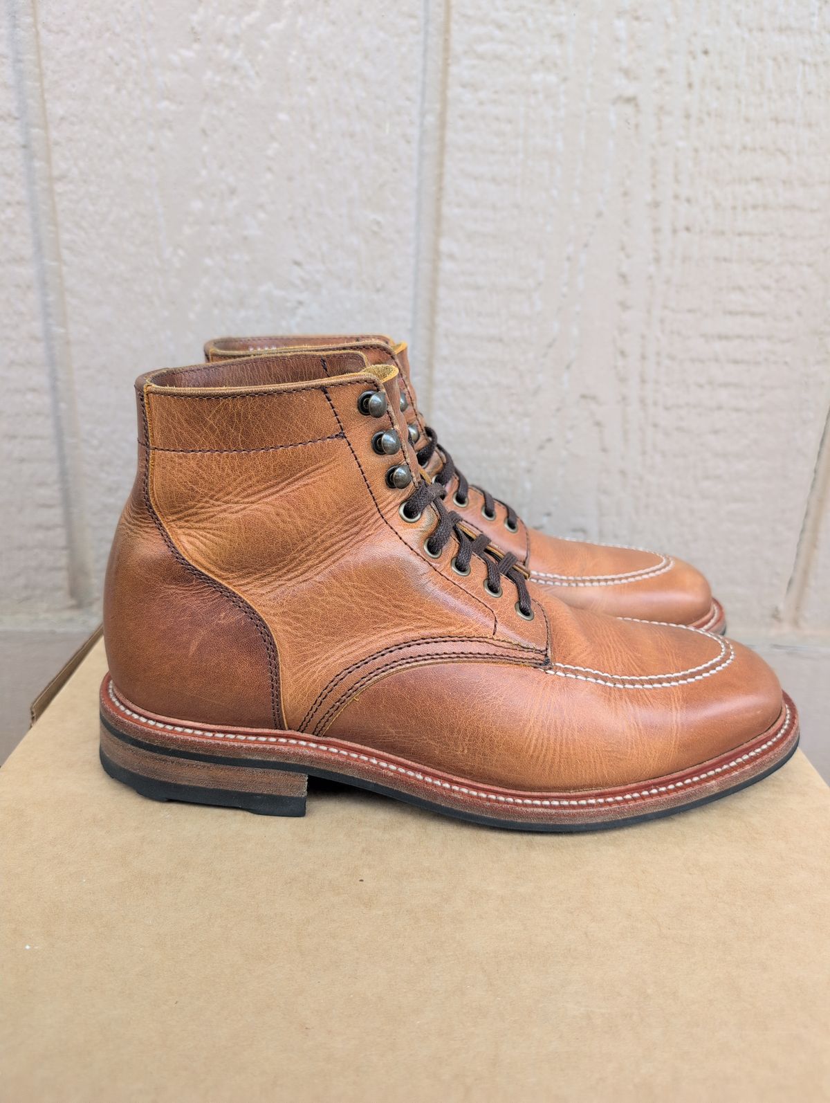 Photo by film_raine on November 19, 2025 of the Parkhurst The Niagara in Parkhurst / Natural Veg Re-Tan.