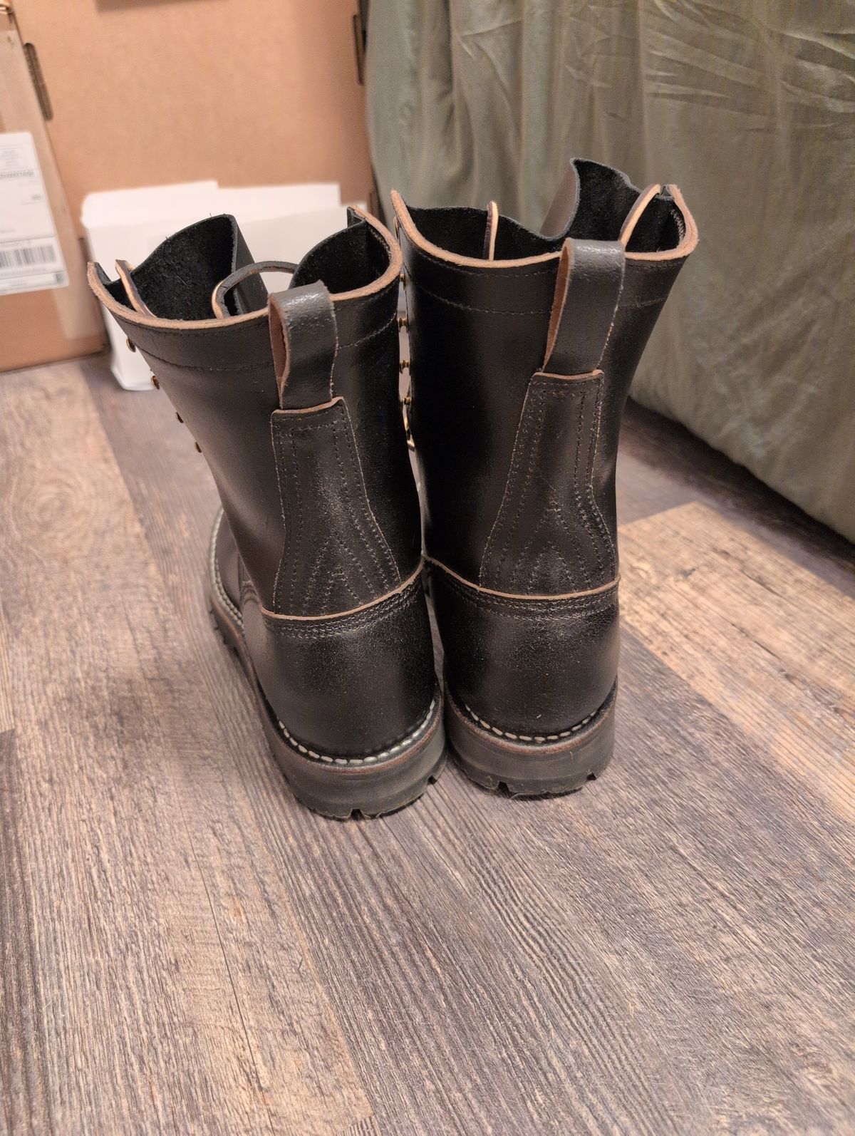 Photo by film_raine on February 2, 2026 of the Nicks Hardwear Pro in Horween Black Waxed Flesh.