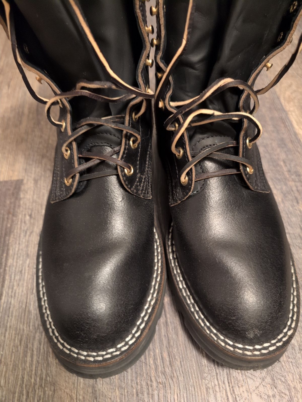 Photo by film_raine on February 2, 2026 of the Nicks Hardwear Pro in Horween Black Waxed Flesh.