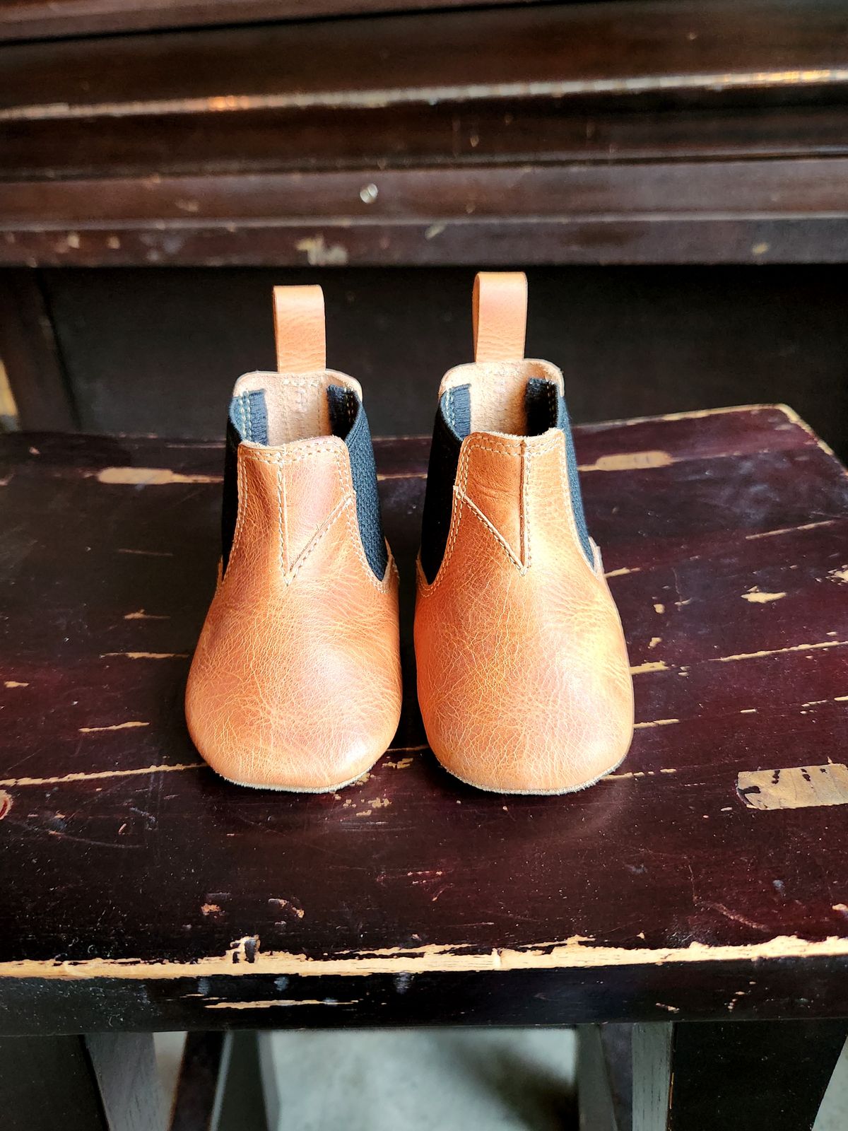 Photo by kiri.bootmaker on November 5, 2025 of the Skuce Shoes Baby Chelsea Boots in Badalassi Carlo Waxy Natural.