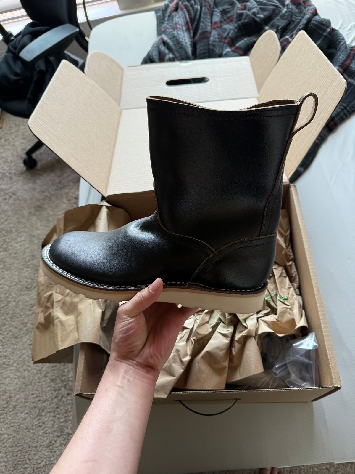 Photo by ShutUpBubi on February 25, 2026 of the Nicks Wellington 365 in Horween Black Waxed Flesh.