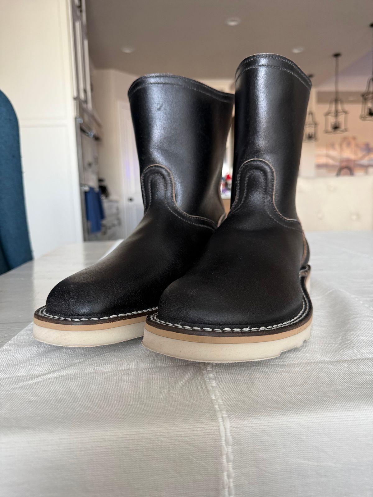Photo by ShutUpBubi on February 25, 2026 of the Nicks Wellington 365 in Horween Black Waxed Flesh.