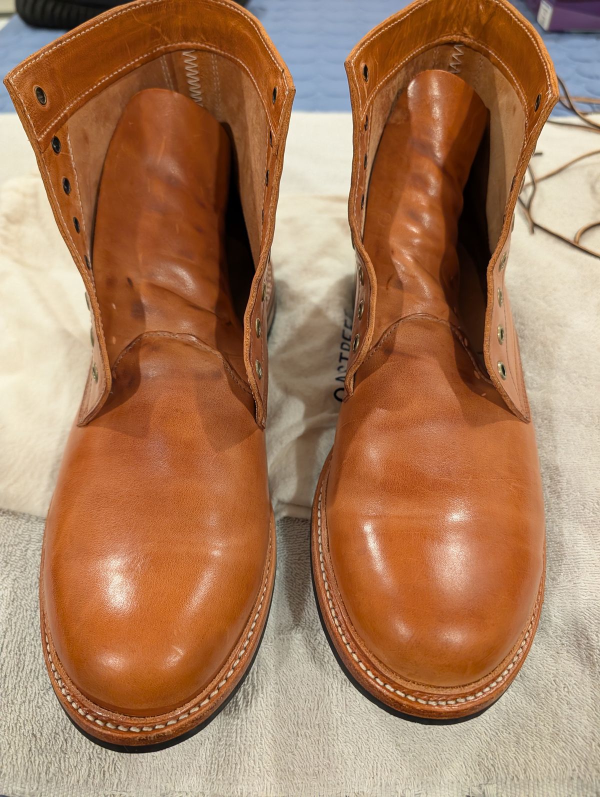 Photo by Johnnyknocks on February 14, 2026 of the Oak Street Bootmakers Trench Boot in Maryam Natural Horsebutt.