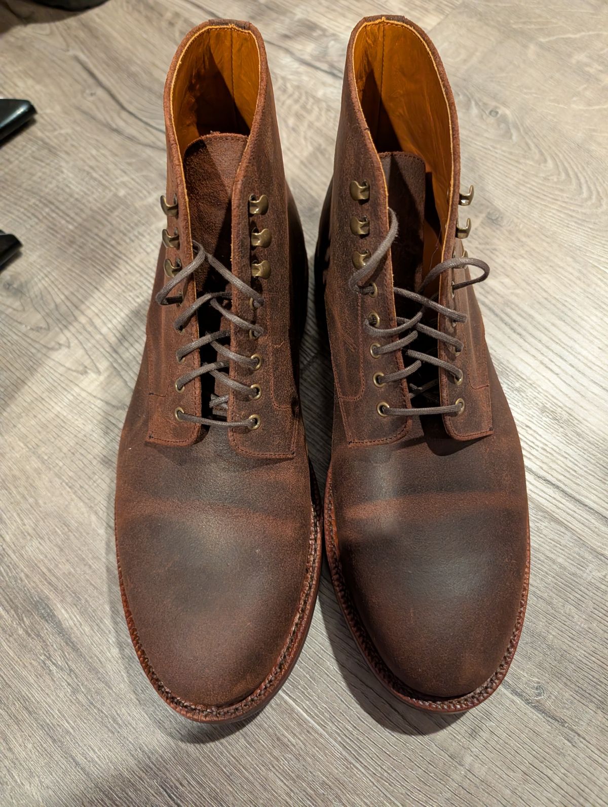 Photo by Johnnyknocks on February 12, 2026 of the Grant Stone Edward Boot in C.F. Stead Tobacco Waxy Commander Suede.