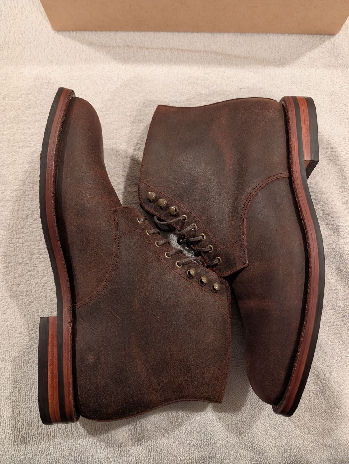 Photo by Johnnyknocks on February 12, 2026 of the Grant Stone Edward Boot in C.F. Stead Tobacco Waxy Commander Suede.