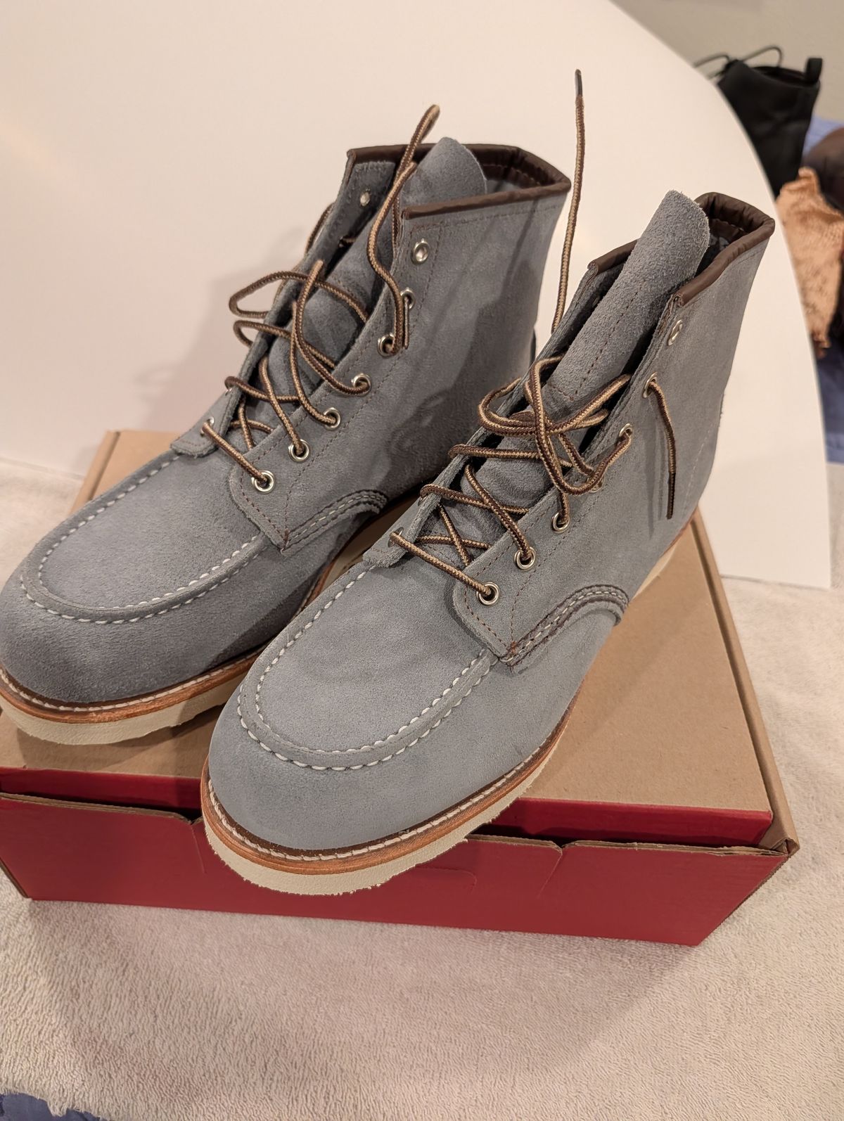 Photo by Johnnyknocks on April 10, 2026 of the Red Wing Red Wing / 8800 in Red Wing / Dusty Blue.