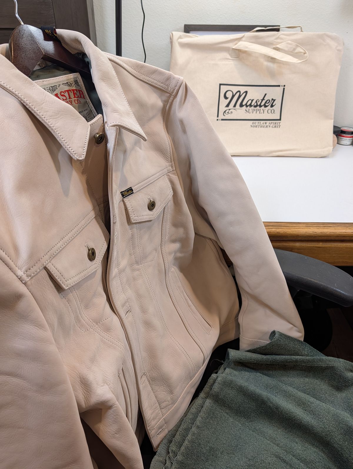 Photo by Johnnyknocks on June 24, 2026 of the Master Supply Co. Switchback in Natural Veg-tan Cow Hide.
