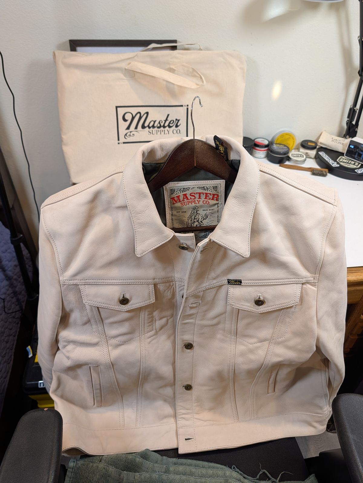 Photo by Johnnyknocks on June 24, 2026 of the Master Supply Co. Switchback in Natural Veg-tan Cow Hide.
