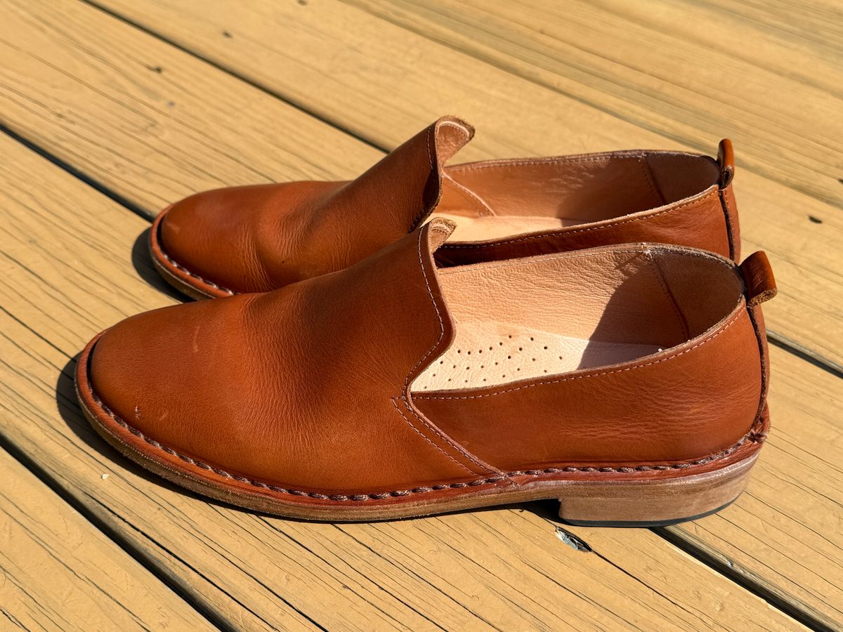 Photo by sweatpantszach on July 6, 2025 of the Astorflex Patnoflex in Tan Smooth.