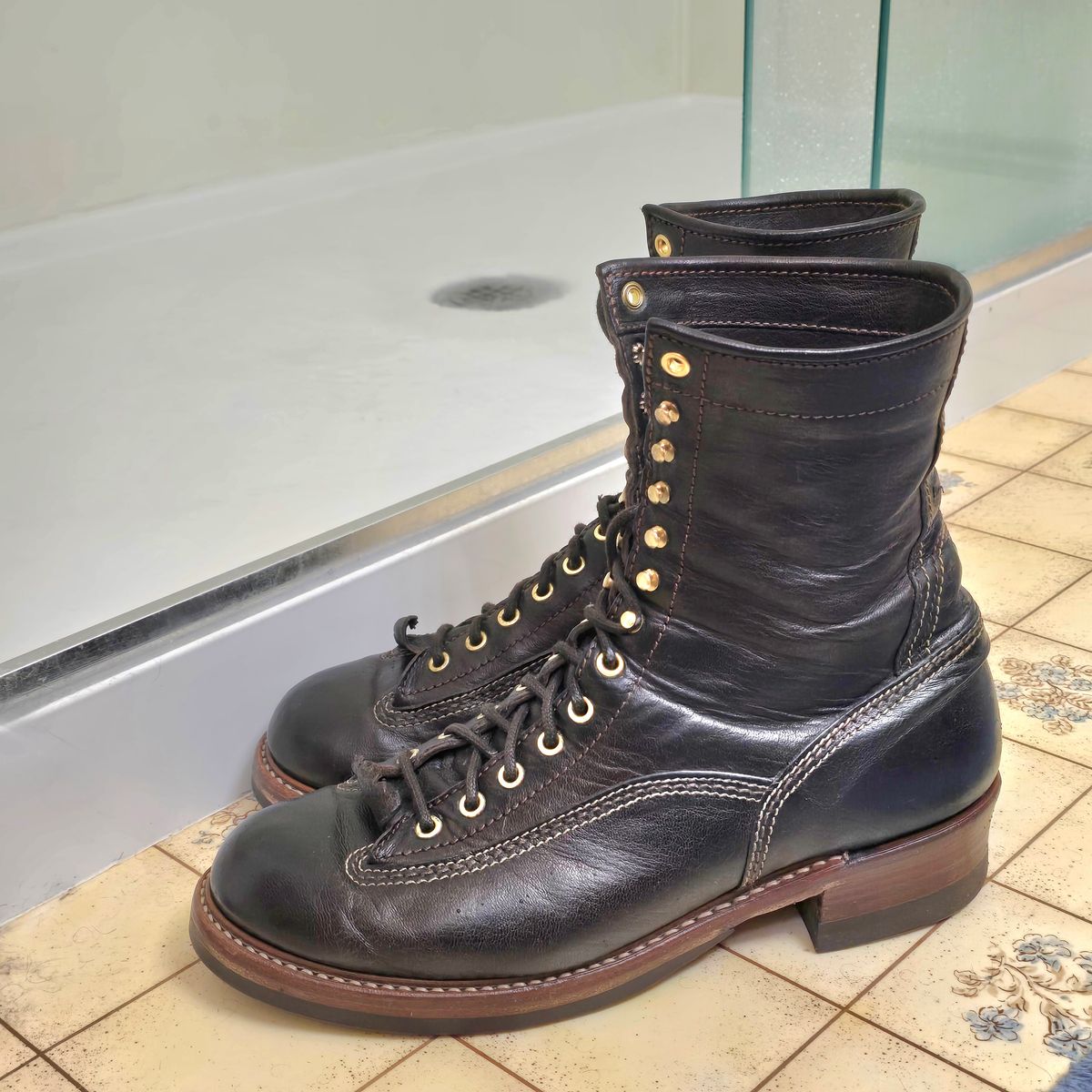 Photo by cpl.g.clegg on January 2, 2026 of the John Lofgren Donkey Puncher Boots in Ezo Shika Deerskin.