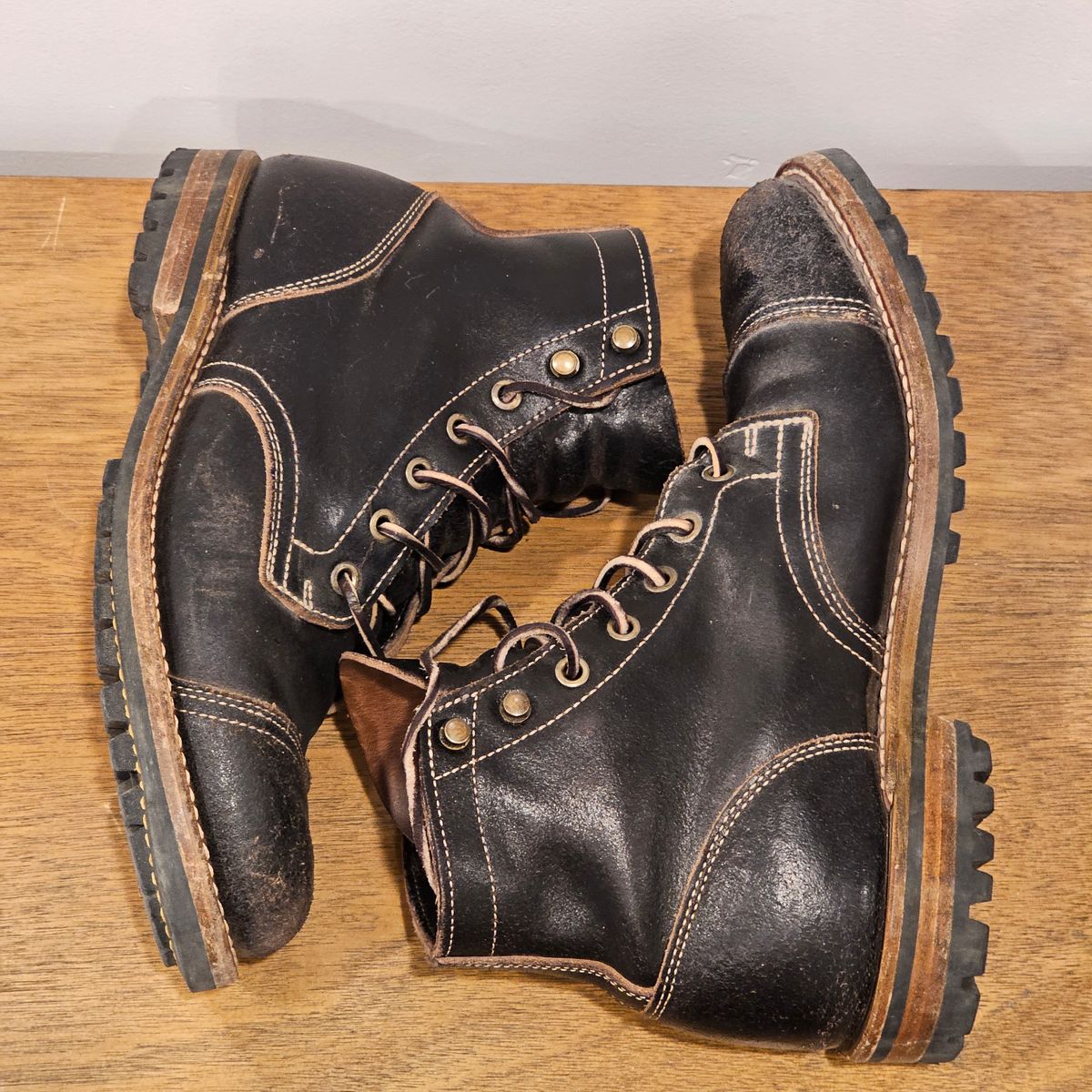 Photo by Cayman on November 5, 2025 of the Truman Cap Toe Boot in Horween Black Waxed Flesh.
