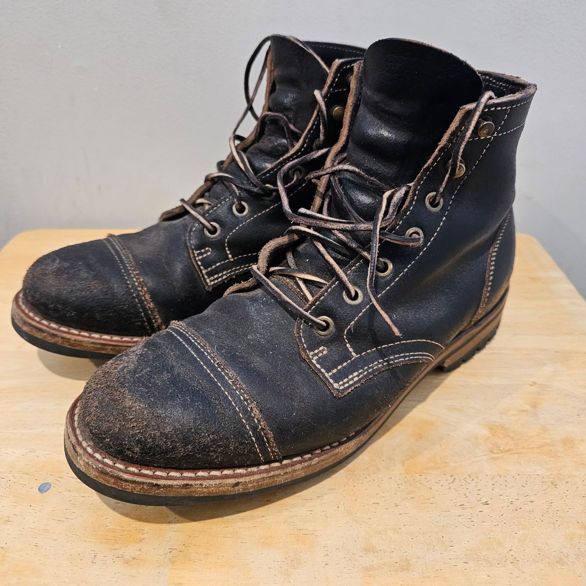 Photo by Cayman on January 5, 2026 of the Truman Cap Toe Boot in Horween Black Waxed Flesh.