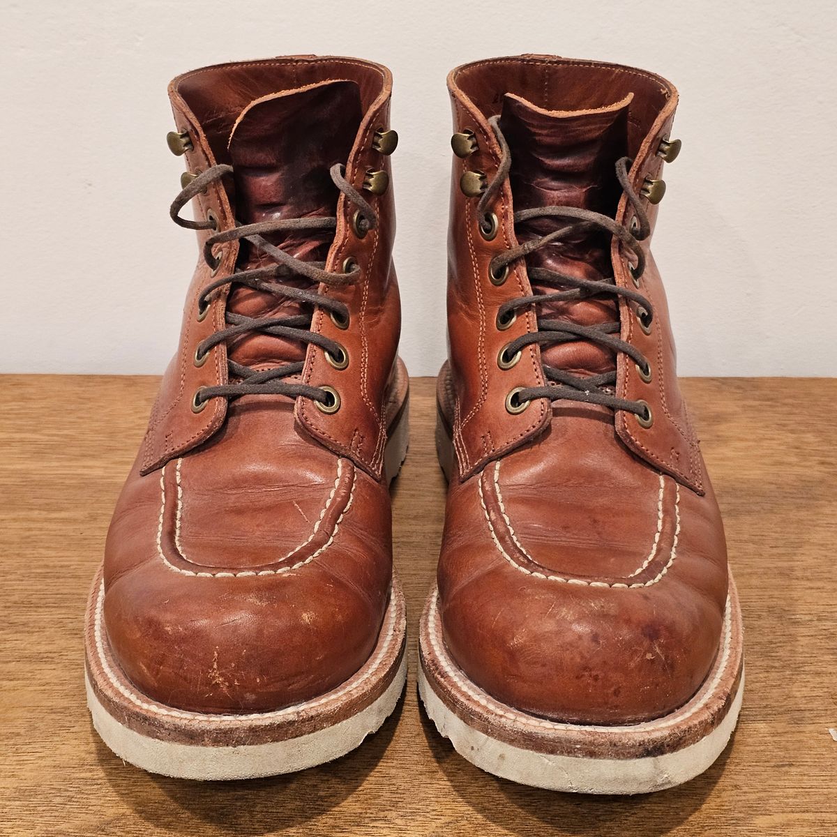 Photo by Cayman on November 5, 2025 of the Grant Stone Brass Boot in Badalassi Carlo Saddle Tan Minerva.