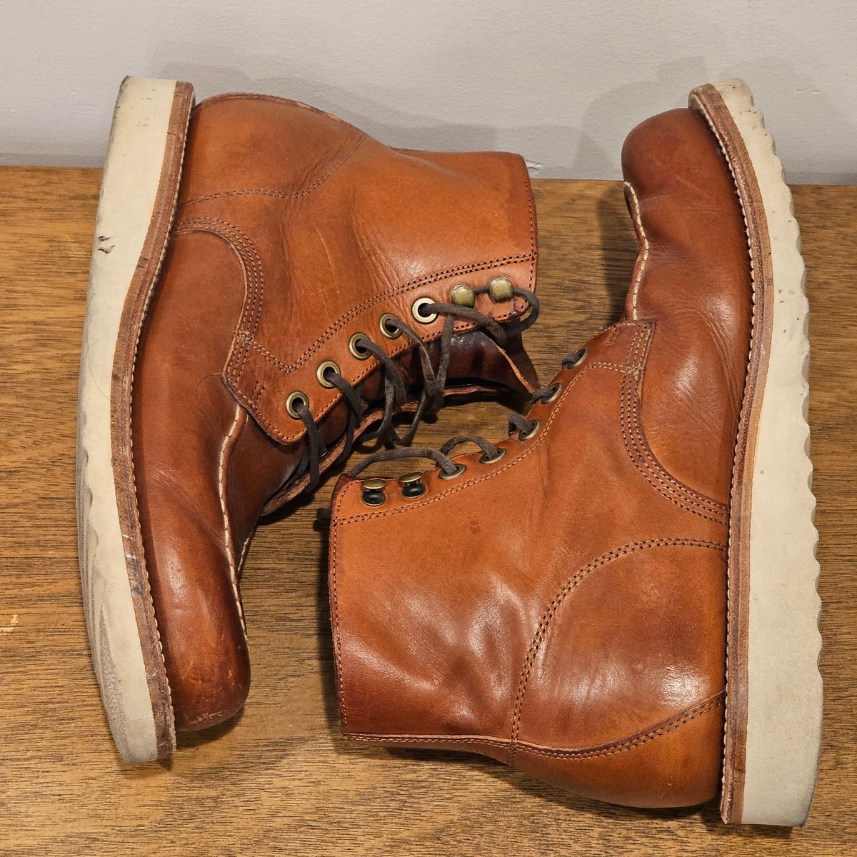 Photo by Cayman on November 5, 2025 of the Grant Stone Brass Boot in Badalassi Carlo Saddle Tan Minerva.