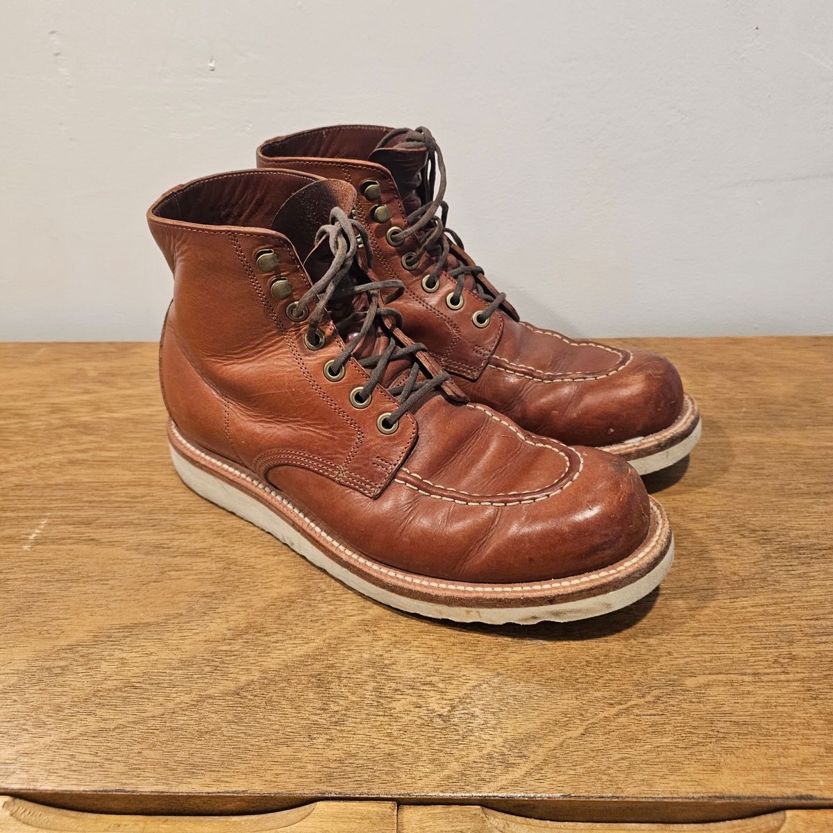 Photo by Cayman on December 23, 2025 of the Grant Stone Brass Boot in Badalassi Carlo Saddle Tan Minerva.