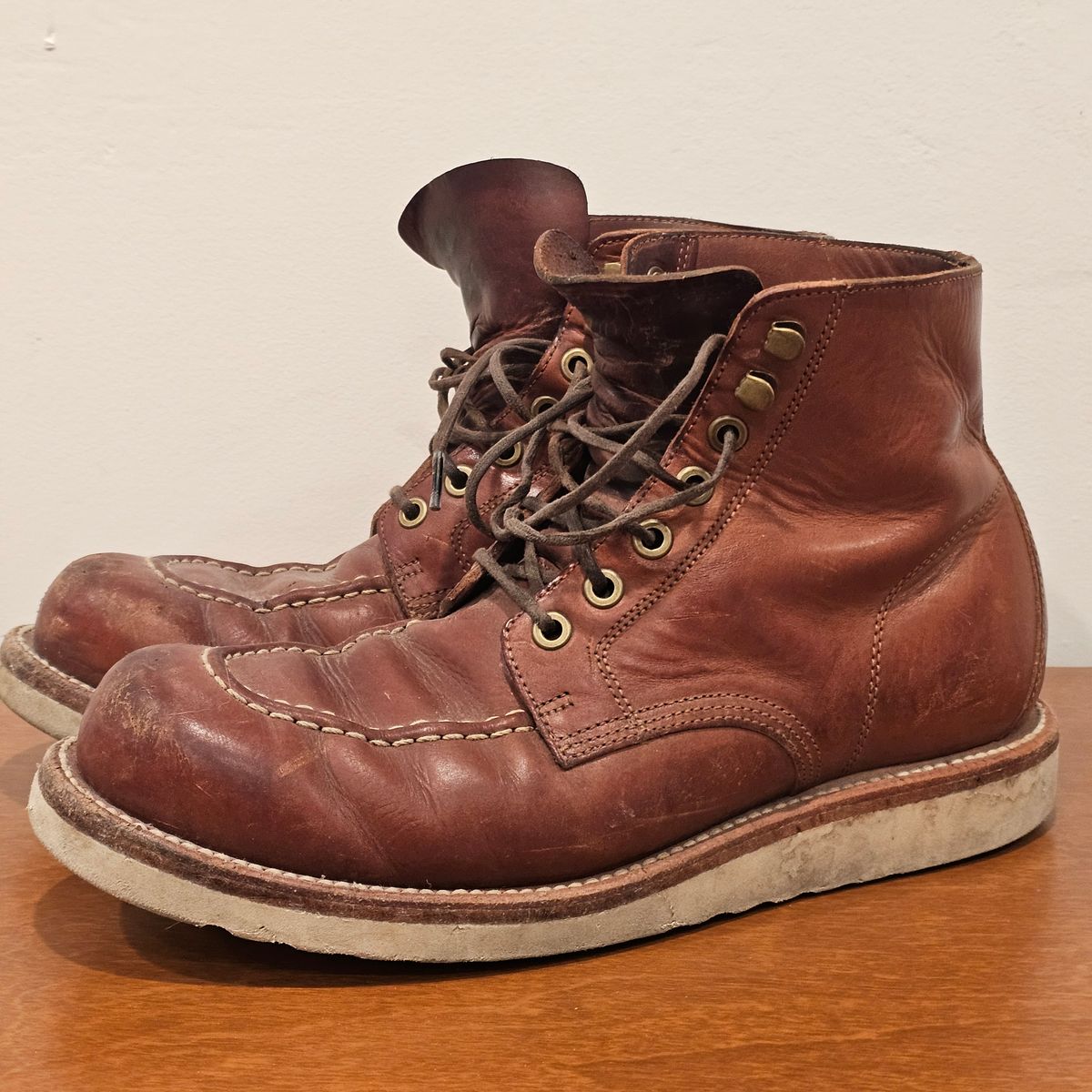 Photo by Cayman on April 6, 2026 of the Grant Stone Brass Boot in Badalassi Carlo Saddle Tan Minerva.