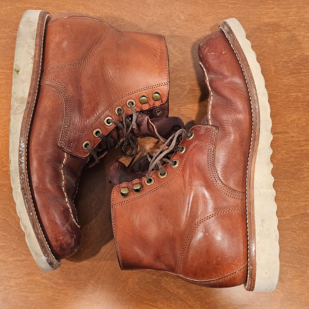 Photo by Cayman on April 6, 2026 of the Grant Stone Brass Boot in Badalassi Carlo Saddle Tan Minerva.