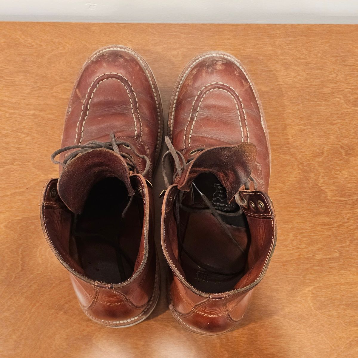 Photo by Cayman on April 6, 2026 of the Grant Stone Brass Boot in Badalassi Carlo Saddle Tan Minerva.