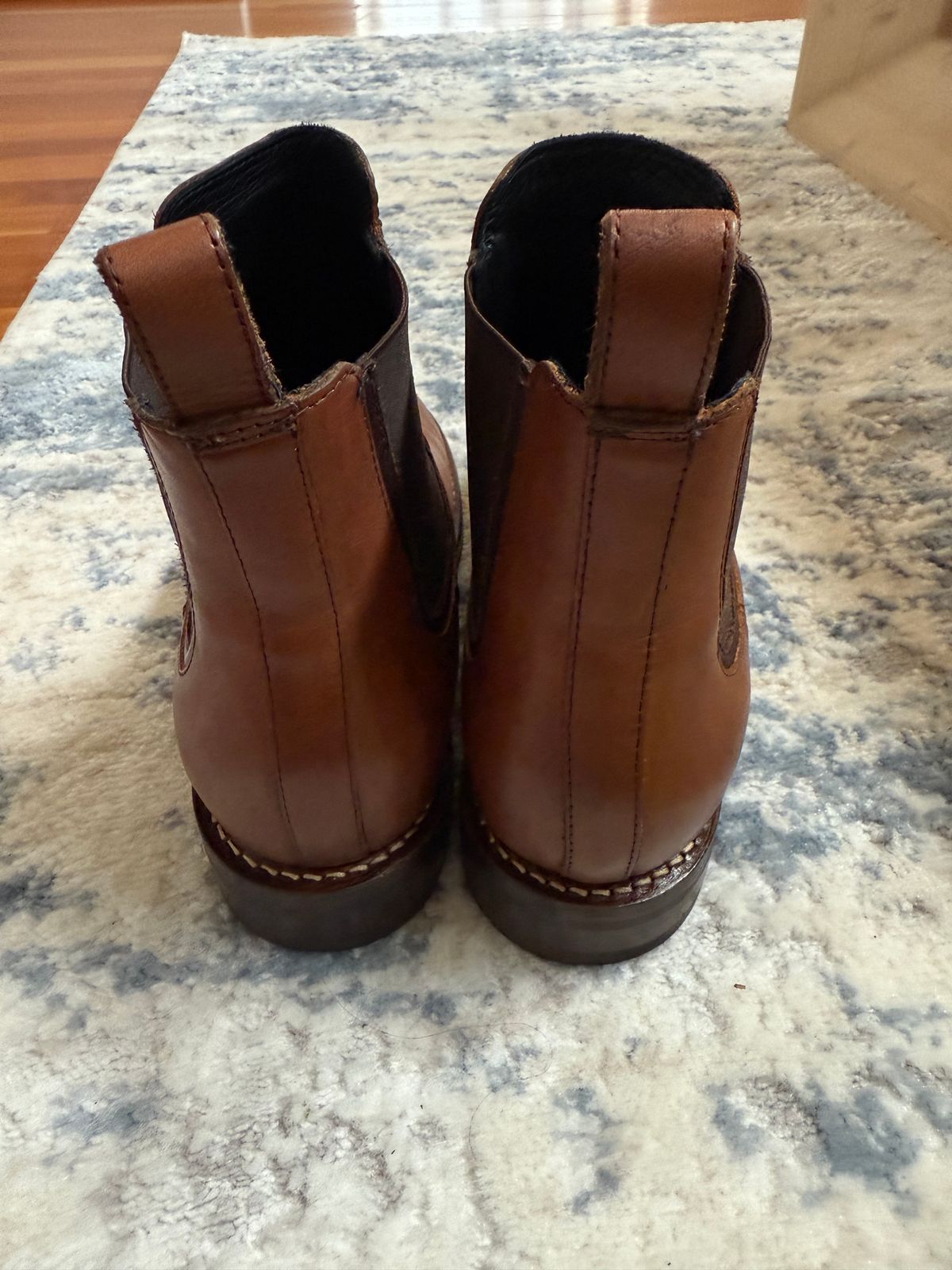Photo by amosoma on October 1, 2025 of the Thursday Duke in Brandy Hand-Finished Full Grain.