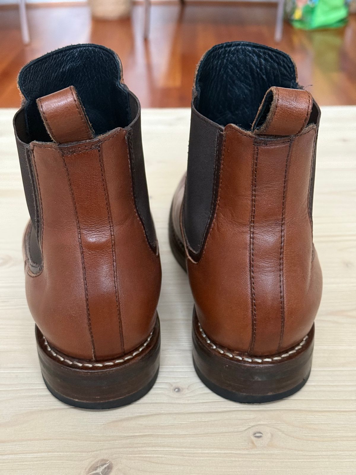 Photo by amosoma on November 4, 2025 of the Thursday Duke in Brandy Hand-Finished Full Grain.