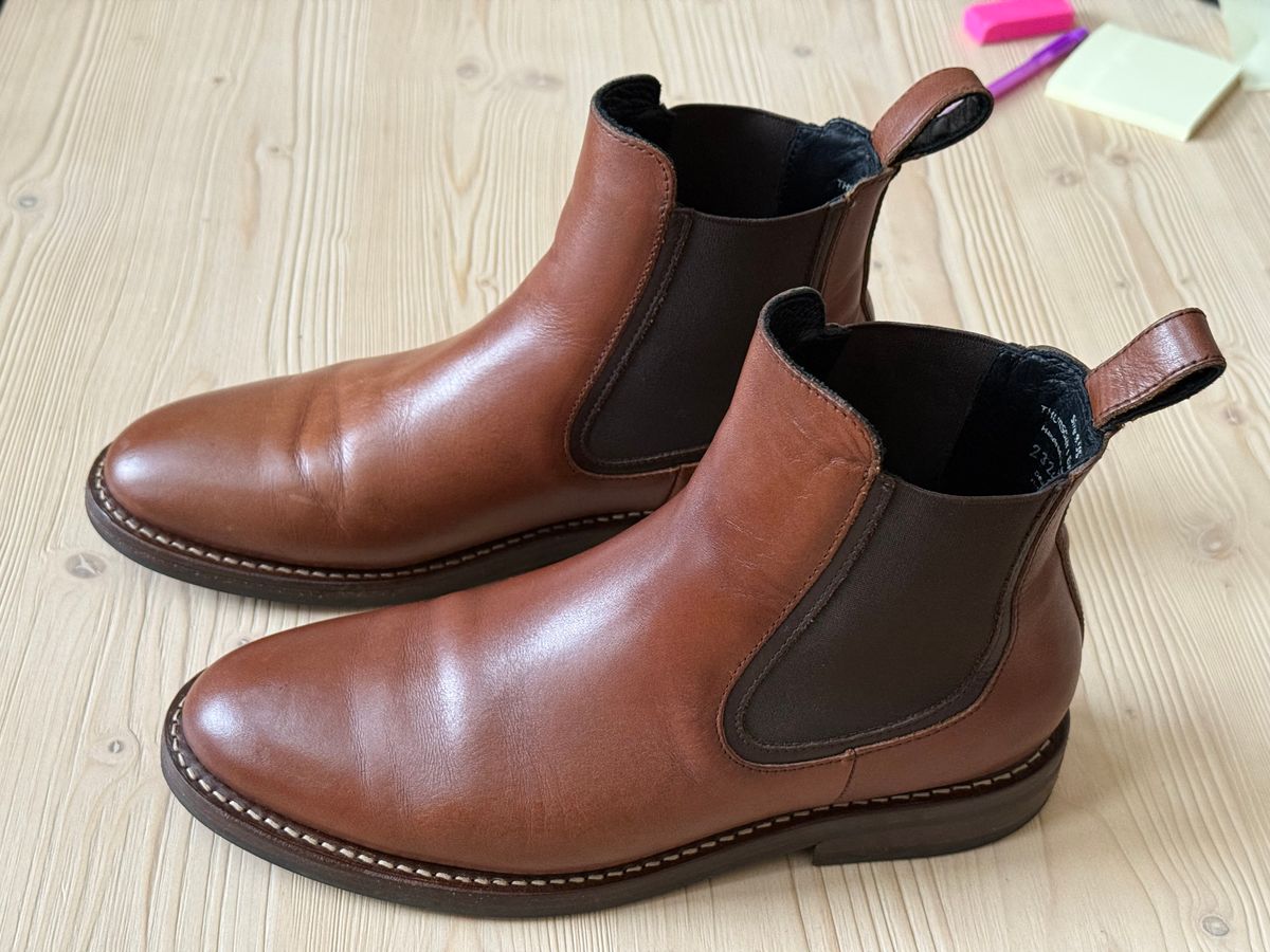 Photo by amosoma on November 4, 2025 of the Thursday Duke in Brandy Hand-Finished Full Grain.