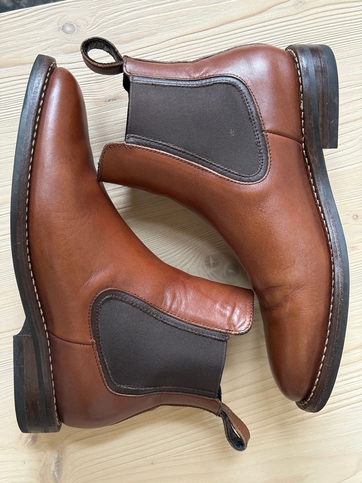 Photo by amosoma on November 4, 2025 of the Thursday Duke in Brandy Hand-Finished Full Grain.