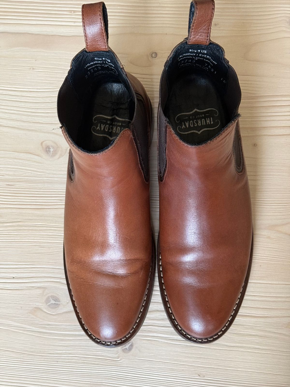 Photo by amosoma on November 4, 2025 of the Thursday Duke in Brandy Hand-Finished Full Grain.