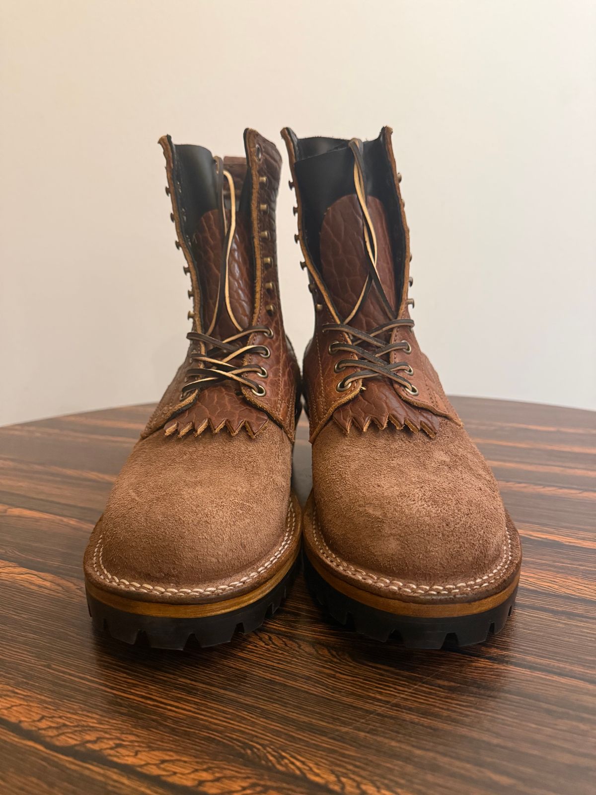 Photo by BragiGG on October 1, 2025 of the Drew's Boots 8-Inch Logger in Bison Congnac / Brown roughout.